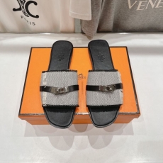 Louis Vuitton Slippers